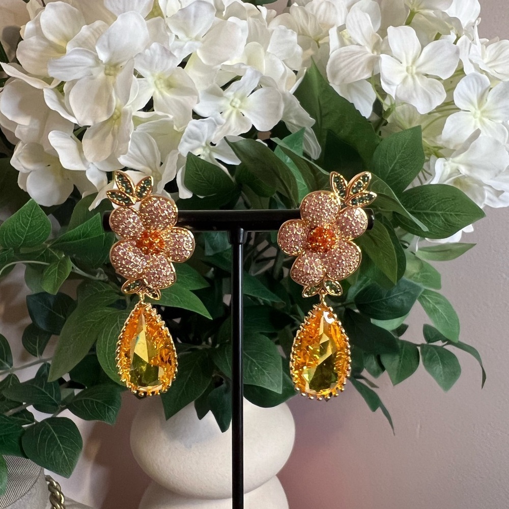 EYE CANDY LA • DANGLE FLOWER EARRINGS • NIB